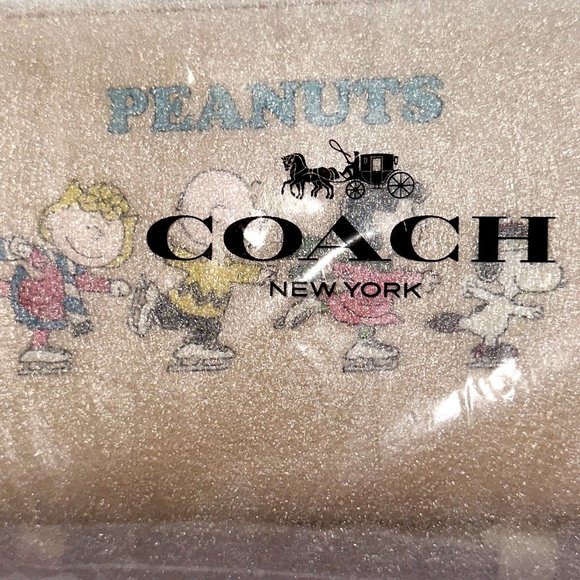 NEW Coach X Peanuts Long Zip Around Wallet Snoopy Friends Motif IVORY LEATHER! - Picture 1 of 7